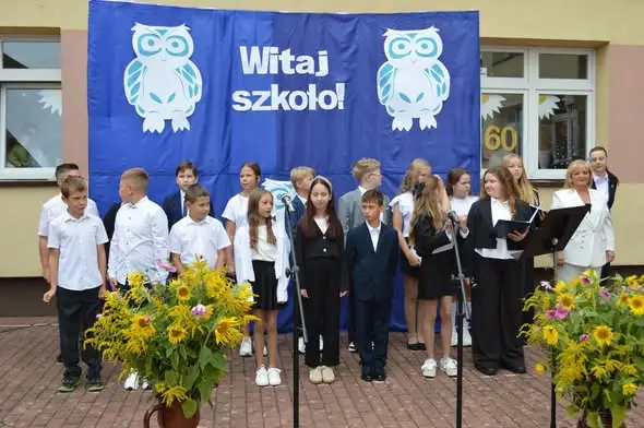 Uroczyste rozpoczęcie roku szkolnego w SP nr 3 w Choszcznie