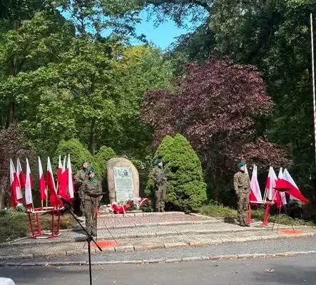 Młodzież z Choszczna uczciła 87. rocznicę wybuchu II wojny światowej